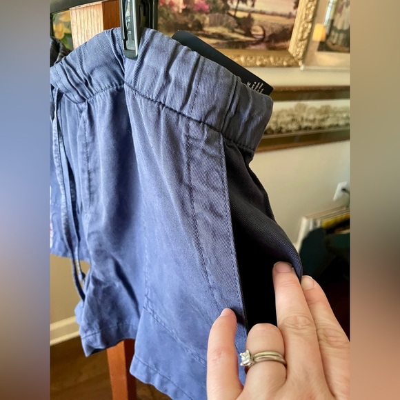 NWT GAP womens loose slouchy drawstring shorts pockets 3.5” inseam XL blue - Picture 6 of 11